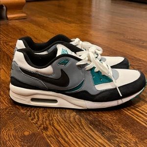 Nike Air Max Light Essential...Size 9